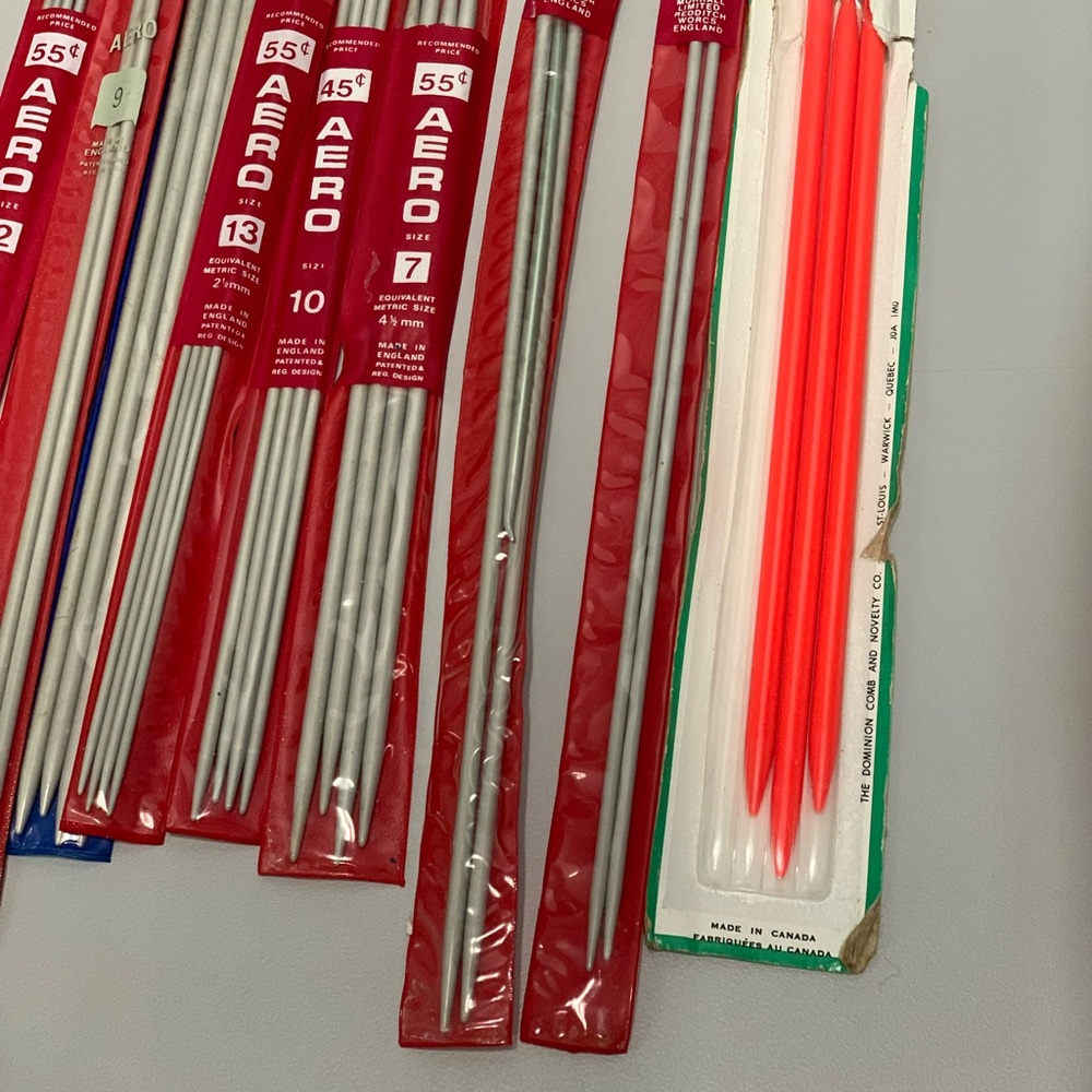 Array of knitting needles 13 in total various sizes bundle